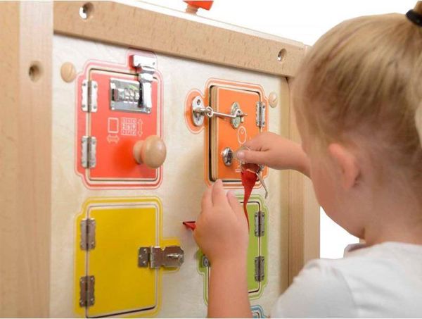 Masterkidz Ξύλινη Σανίδα Τοίχου με 6 Κλειδαριές για Παιδιά 8404826