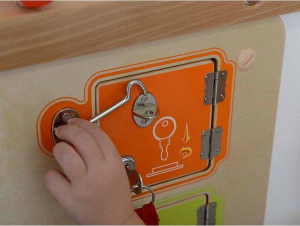 Masterkidz Ξύλινη Σανίδα Τοίχου με 6 Κλειδαριές για Παιδιά 8404826