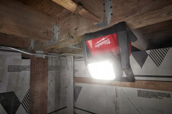 Φορητός Φωτισμός Milwaukee M18 HOAL-0 (χωρίς μπαταρία και φορτιστή) Milwaukee