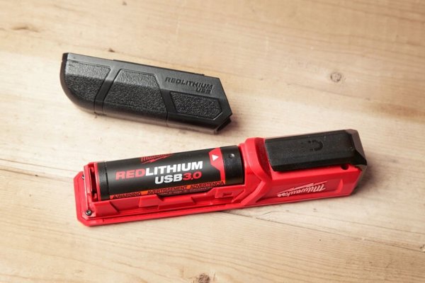 Επαναφορτιζόμενη μπαταρία MILWAUKEE L4 B3