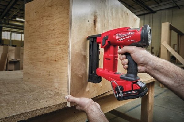 Συρραπτικά γαλβανισμένα Milwaukee MILWAUKEE 18G/15mm, 9200 τεμ.
