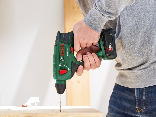Περιστροφικό Σφυρί BOSCH Uneo Maxx 18 V