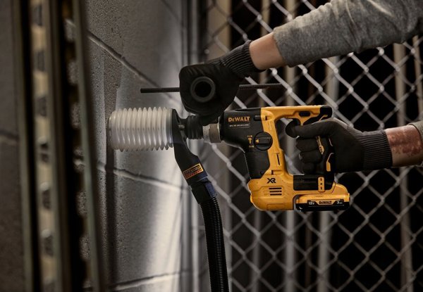 Περιστροφικό Σφυρί DeWalt DEWALT ΠΕΡΙΣΤΡΟΦΙΚΟ ΣΦΥΡΙ 12V 1,1J ΔΙΑΤΡΗΣΗ 2x5,0Ah DCH072P2