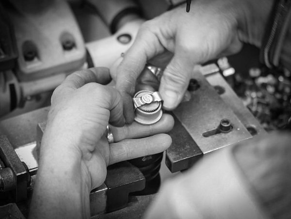 Peugeot Peugeot Oslo μύλος πιπεριάς 12 cm ξύλο γραφίτη, ανοξείδωτο ατσάλι, ακρυλικό 13340917 4006950039646