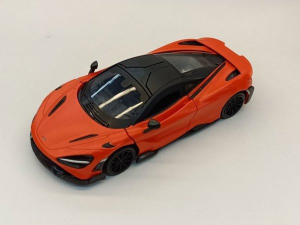 Χυτό μοντέλο MSZ Mclaren 765 LT, 1:24