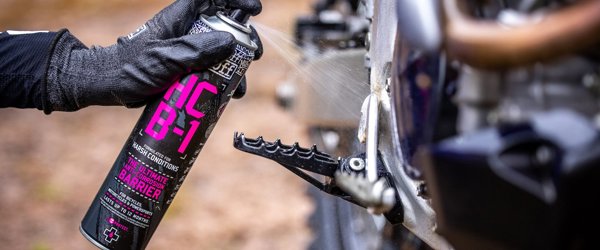Σπρέι θεραπείας Muc-Off HCB-1 (Harsh Conditions Barrier), 400 ml