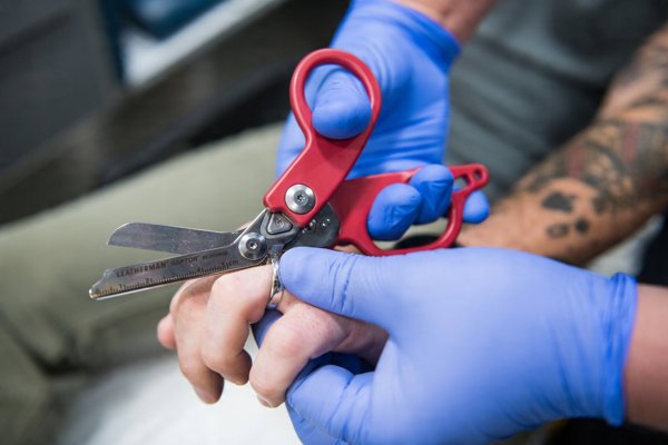 Πολυεργαλείο Leatherman Raptor Response Crimson Red