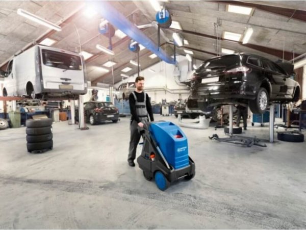 Πλυστικό μηχάνημα Sourcing με ζεστό νερό NILFISK MH 4M-200/960 FA 60HZ