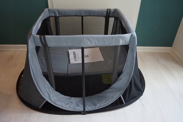 Φορητή σκηνή Aeromoov AeroMoov Instant Travel Cot -matkasänky, Pilkas