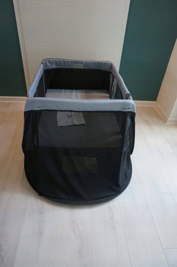 Φορητή σκηνή Aeromoov AeroMoov Instant Travel Cot -matkasänky, Pilkas