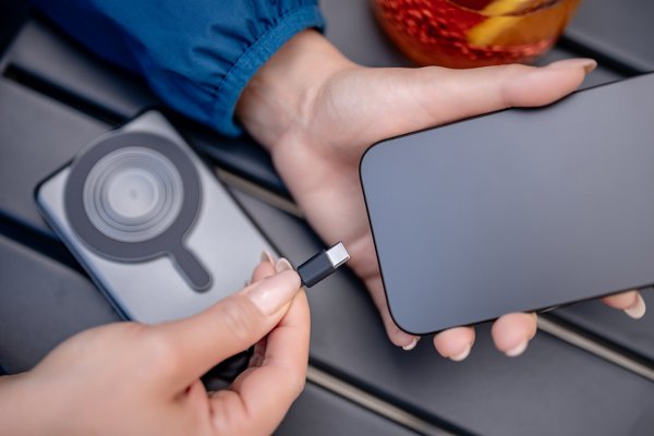NEWELL NL4894 Power Bank 10000 mAh 2x USB-C MagSafe szary