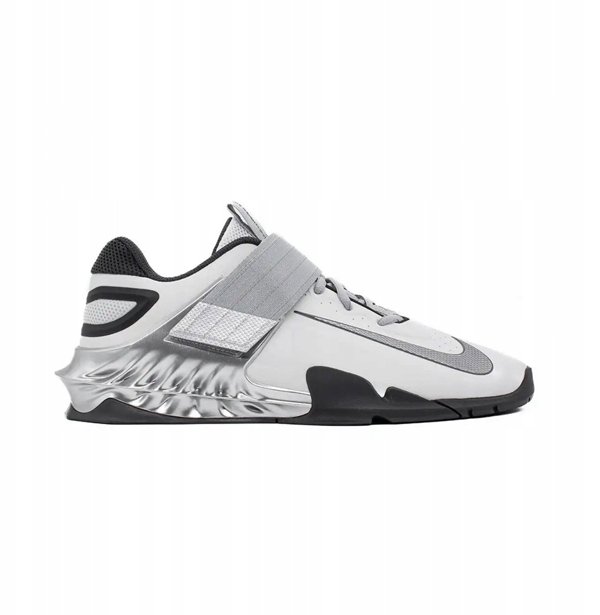 Nike Savaleos SE FZ8664-001 λευκό 42,5