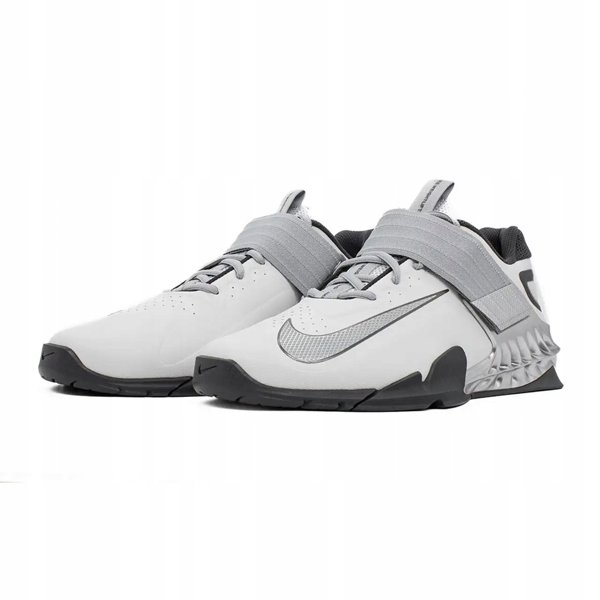 Nike Savaleos SE FZ8664-001 λευκό 42,5