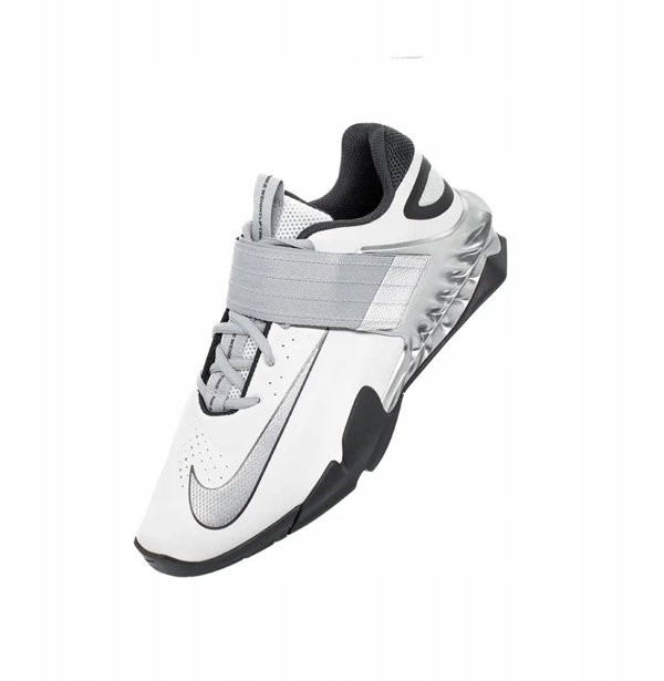 Nike Savaleos SE FZ8664-001 λευκό 42,5
