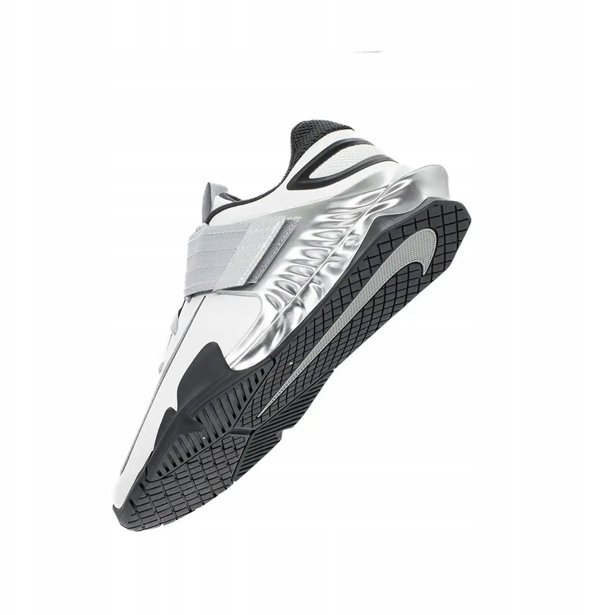 Nike Savaleos SE FZ8664-001 λευκό 42,5