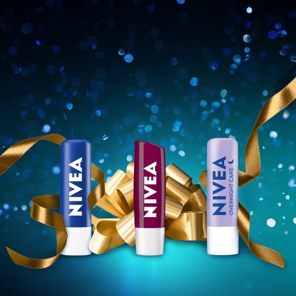NIVEA_SET Love Essential Trio pomadki do ust + Overnight Care + Blackberry Shine 3x4,8g