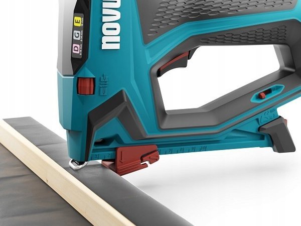 Συρραπτικό μπαταρίας Novus NOVUS J-551 σετ Metabox