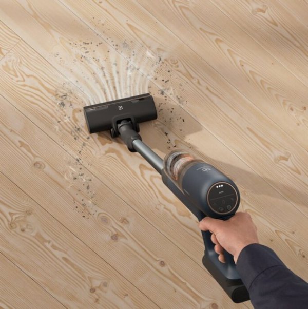 Σκούπα stick Electrolux EP71B14WET