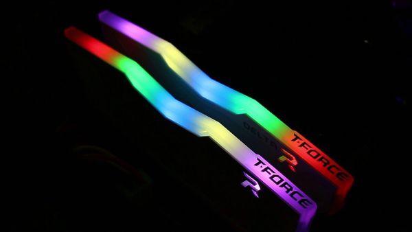 Μνήμη TeamGroup T-Force Delta RGB, DDR4, 16 GB, 3600MHz, CL18 (TF3D416G3600HC18JDC01)