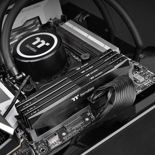 Μνήμη Server Thermaltake TOUGHRAM H-ONE DDR4 2X8GB 3600MHz CL18 XMP2 Black R021D408GX2-3600C18D
