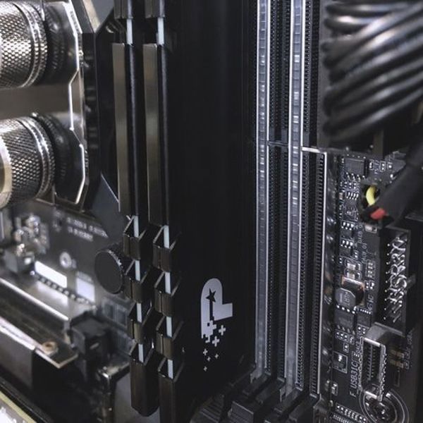 Μνήμη Patriot Signature Premium, DDR4, 16 GB, 3200MHz, CL22 (PSP416G3200KH1)