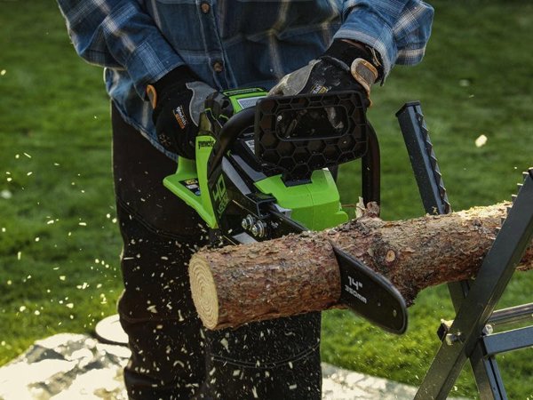 Αλυσοπρίονο 40V 40 cm Greenworks GD40CS18K2X σετ φορτιστής + 2x μπαταρία 2Ah