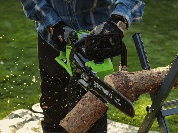 Αλυσοπρίονο 40V 40 cm Greenworks GD40CS18K2X σετ φορτιστής + 2x μπαταρία 2Ah