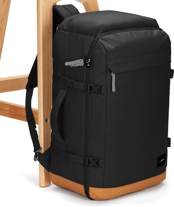 Αντικλεπτικό σακίδιο καμπίνας Pacsafe Go 44 l - μαύρο