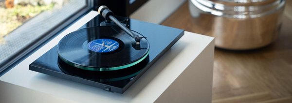Pro-Ject T2 πικάπ, μαύρο πιάνο