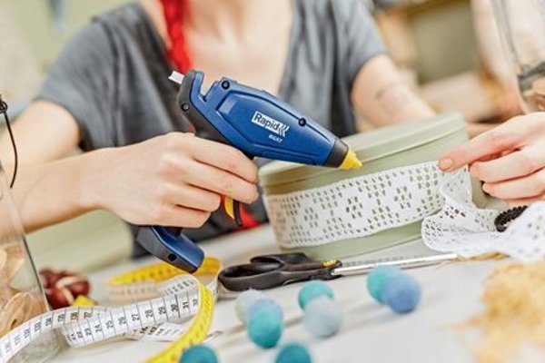 Πιστόλι κόλλας με μπαταρία Rapid B