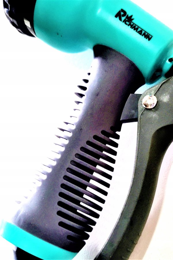 Ψεκαστήρας Πλαστικός, Richmann