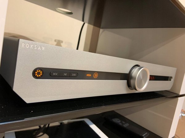 Roksan ATTESSA - ενισχυτής all-in-one Χρώμα: Ασημί