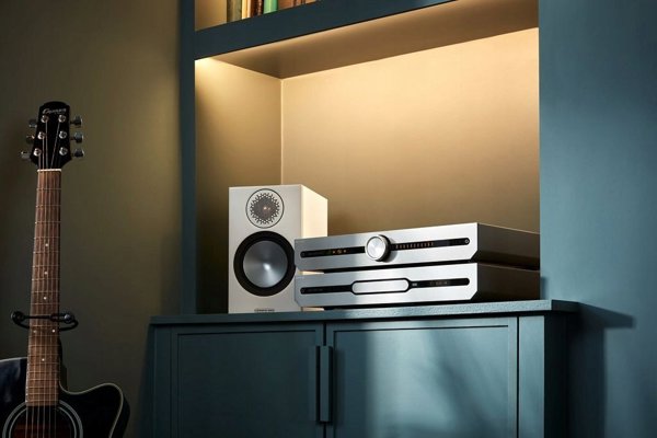 Roksan ATTESSA - ενισχυτής all-in-one Χρώμα: Ασημί