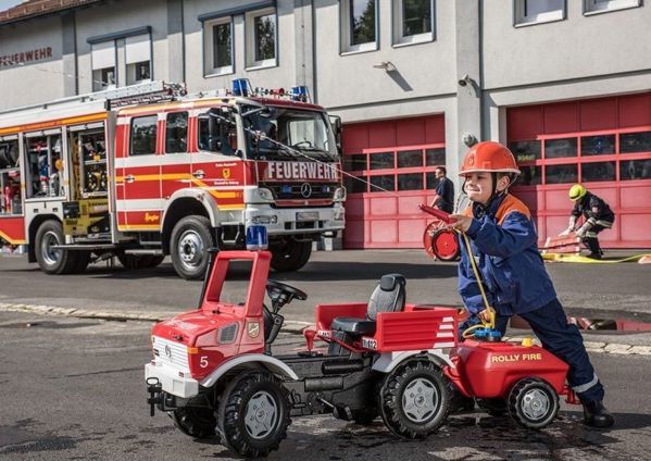 Rolly Toys Rolly Toys Unimog Mercedes Benz Αυτοκίνητο με πετάλια Πυροσβεστική + Φάρος