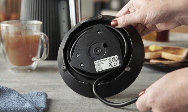 Russell Hobbs Brontë schwarz Wasserkocher 26750-70