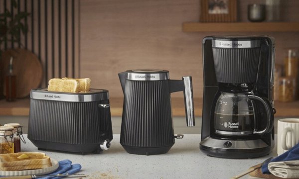 Russell Hobbs Brontë schwarz Wasserkocher 26750-70