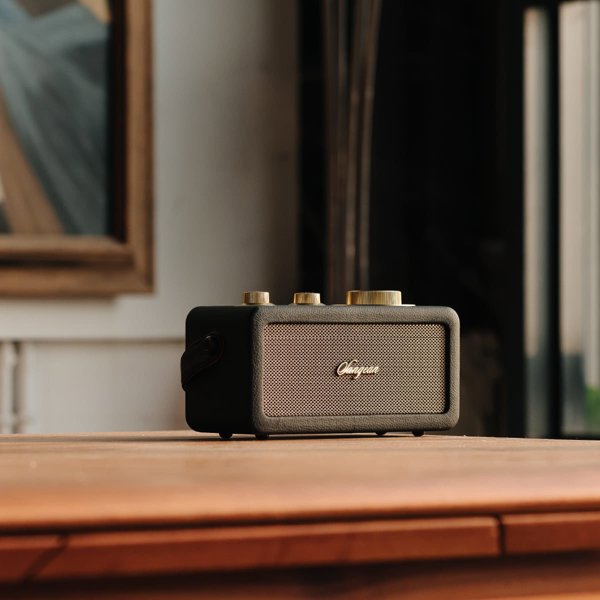 Sangean RA-101 travel radio, black/gold