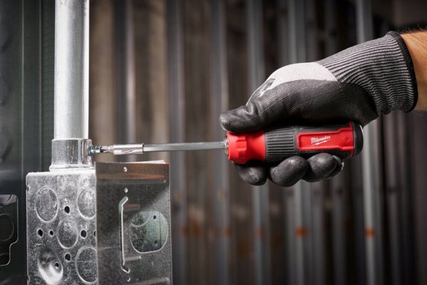 Sourcing MILWAUKEE UNIVERSAL RATCHET SCREWDRIVER 14in1 TORX...