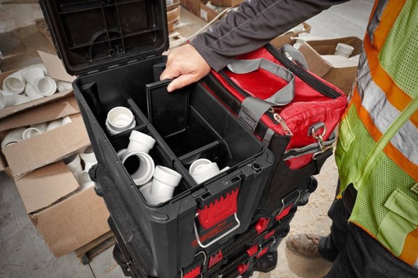 Sourcing Υψηλή εργαλειοθήκη MILWAUKEE PACKOUT 41,1cm