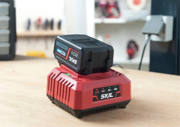 Sourcing 4.0AH BATTERY + 2.4A CHARGER