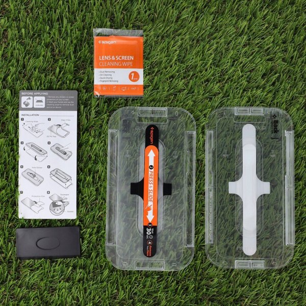 Spigen Spigen Glas.TR iPhone 16 Pro "EZ FIT" διάφανο σκληρυμένο γυαλί AGL07935