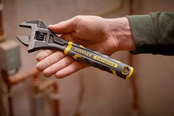Stanley Ρυθμιζόμενο Γαλλικό Κλειδί FM Black 150mm (6"), Μαύρο Φινίρισμα, 26mm Άνοιγμα Σιαγόνων