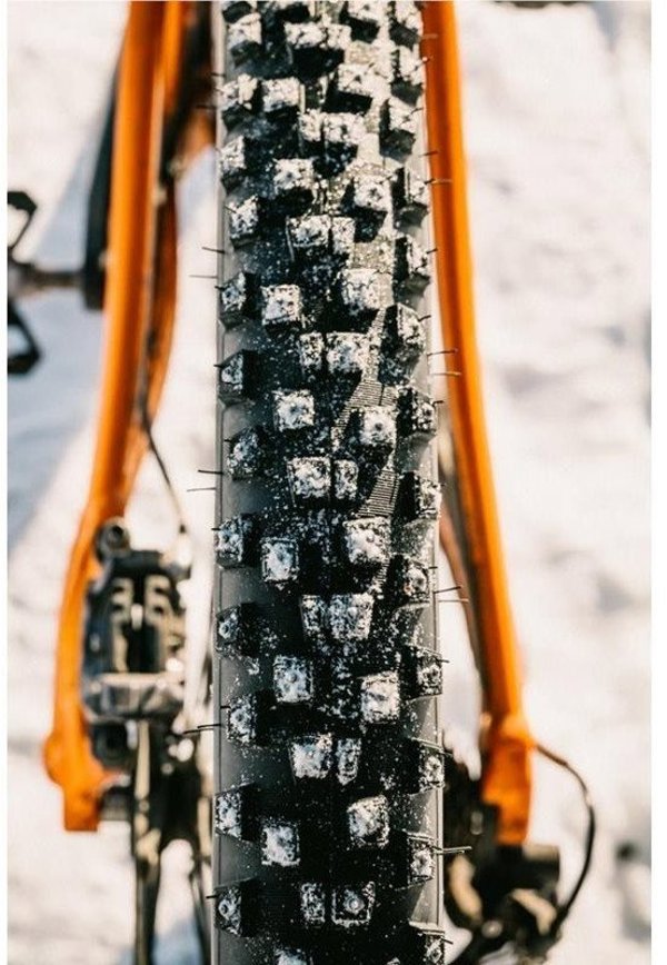 Suomi Tyres Porcupine ελαστικό με καρφιά W408 TLR 29 x 2.8"