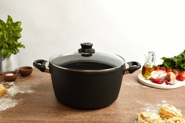 Σουπιέρα με καπάκι 28 cm 8L, επαγωγή Μαύρο Swiss Diamond