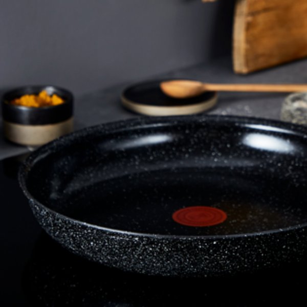 Tefal Intens'Ceram τηγάνι 28 εκ., μαύρο