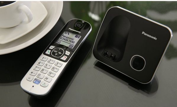 Telefon stacjonarny Panasonic Czarny