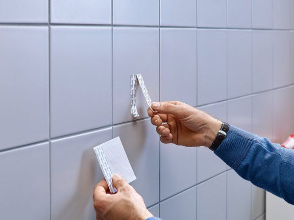 Ρυθμιζόμενα αυτοκόλλητα καρφιά Tesa για πλακάκια και μέταλλο έως 4kg 2τμχ. (H7776702)