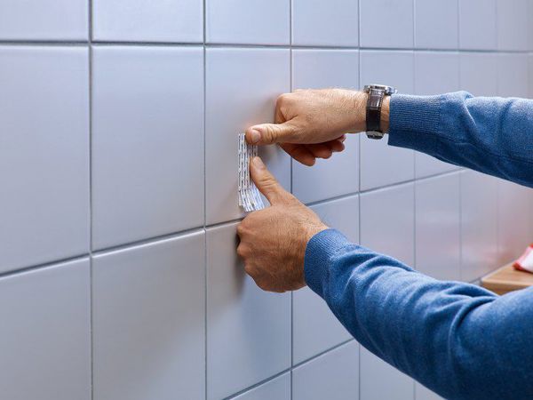 Ρυθμιζόμενα αυτοκόλλητα καρφιά Tesa για πλακάκια και μέταλλο έως 4kg 2τμχ. (H7776702)