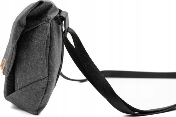 Τσάντα Peak Design Peak Design Field Pouch Charcoal v2 - Γραφίτης, με λουρί