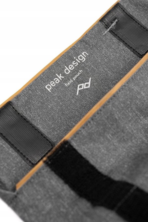 Τσάντα Peak Design Peak Design Field Pouch Charcoal v2 - Γραφίτης, με λουρί